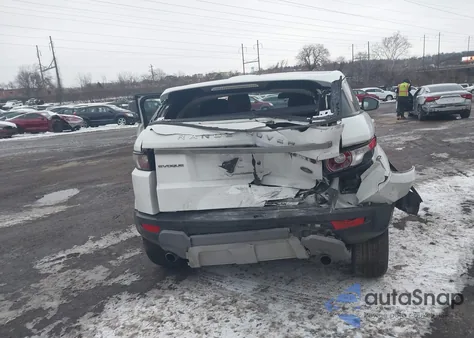 2015 Land Rover Range Rover Evoque Pure Plus z USA, uszkodzony, nr VIN SALVP1BG7FH017575